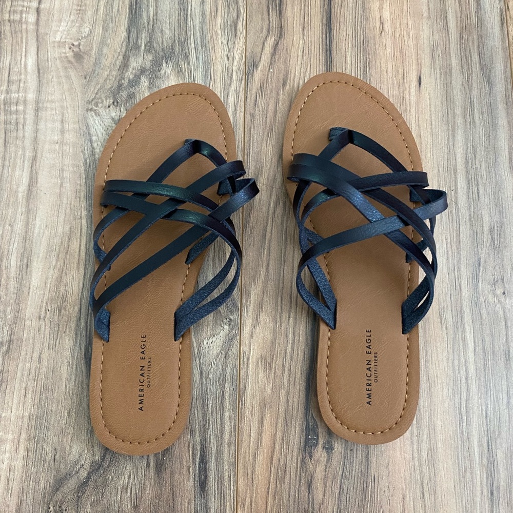 American Eagle black and tan faux leather sandals size 7